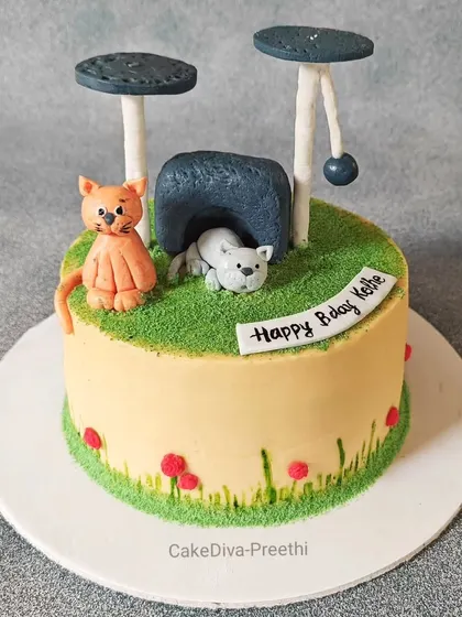 This project had me researching what a cat tree looks like. I had fun creating this little edible playground for a cat lover's birthday cake.