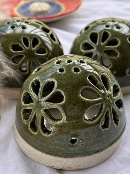 These green floral tea light holders are perfect for adding a festive touch to your home or for gifting to someone special.
