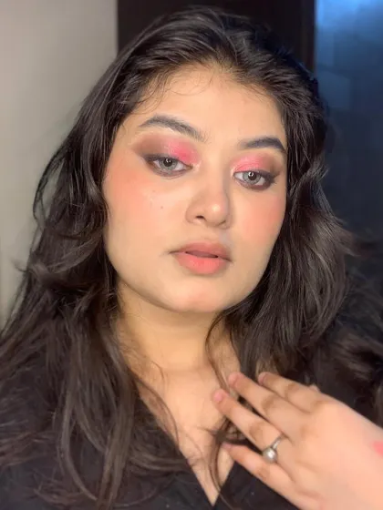 Another angle of this creative smokey eye.