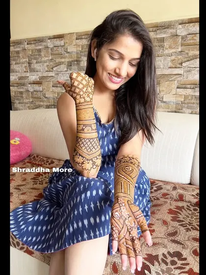 It was an honor to do the mehendi for the beautiful actress Jahnavi Killekar for her serial 'Bhagya Dile Tu Mala'. She is such a sweetheart and I'm so grateful for the opportunity.