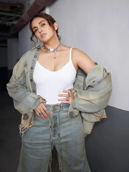 A final shot of Huma's grunge look. The confidence she exudes is the most important part of any outfit.