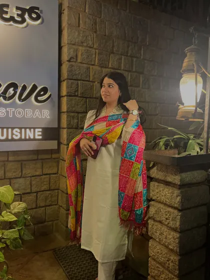 Letting myself be enchanted by the small, beautiful things in life. A colorful dupatta, a quiet evening, these are the moments that fill my heart with poetry and dance.