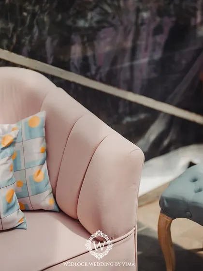 Personalization is key. For this Mehendi, we crafted custom cushions with themed linen to match the pastel decor, adding a stylish and cohesive touch to the lounge seating.