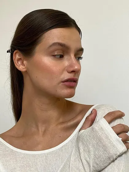 Another angle of this soft and natural brow styling. The focus is always on creating a look that feels authentic to you.