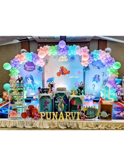 The full stage setup for the Finding Nemo party.