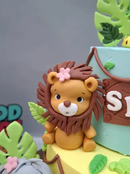 A close-up of the proud lion figurine.