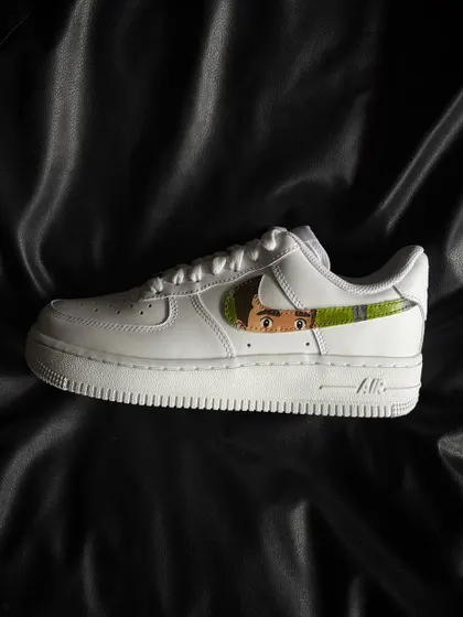 A side profile of the other shoe in the Ghibli custom pair.