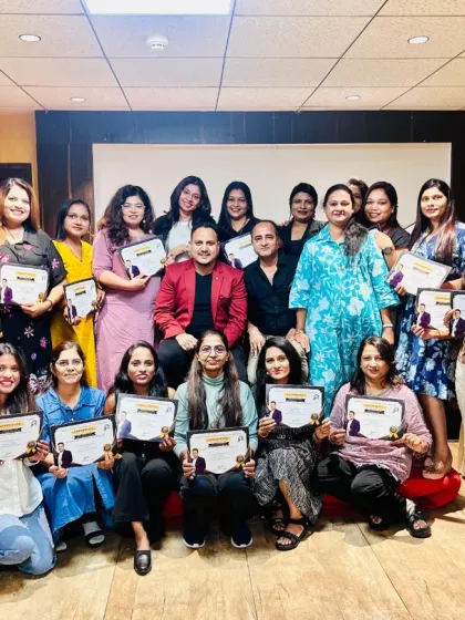 Another group photo from our successful Navsari masterclass. It's always a pleasure to travel to different cities and share my knowledge with passionate artists.