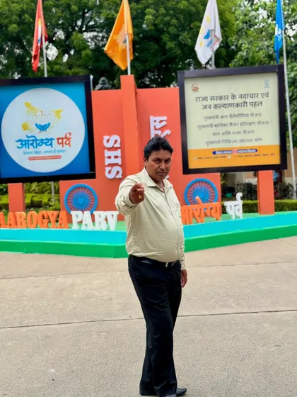 Here I am at the entrance of the Aarogya Parv in Patna. I was thrilled to be invited to perform at this major health and wellness fair organized by the state government.