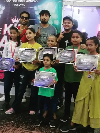 So proud of my students! This is from the 'King of Dance' auditions held at our studio. Seeing them hold their certificates with such big smiles is the best reward for all the hard work. 👍