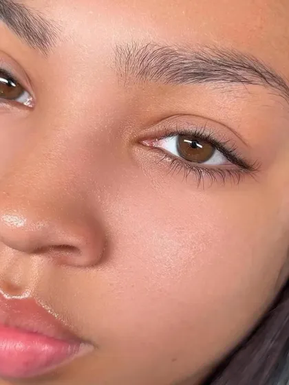 A more natural take on the Anime lash style. The spikes are subtle, giving a hint of that signature look without being too dramatic.