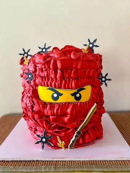 A final look at the completed ninja-themed birthday cake.