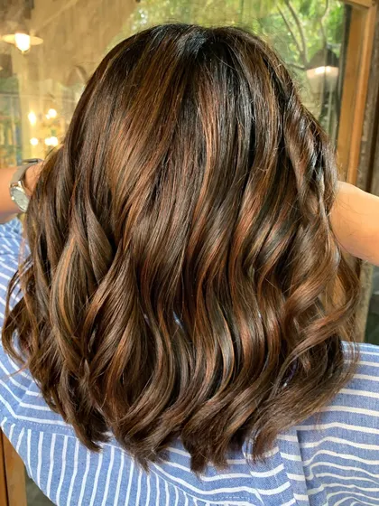 The waves in this look really show off the beautiful, sun-kissed highlights. (No filter)