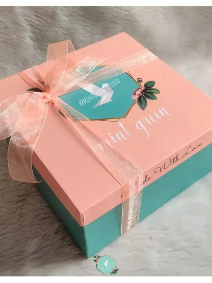 The beautifully packaged gift for a manager, showing the final look with our signature 'Made With Love' box. It’s a testament to how a thoughtful gift can strengthen any professional relationship.