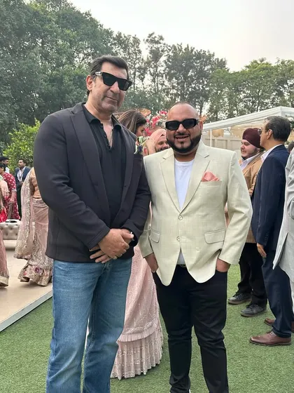 Glad to meet the talented Bollywood actor Nawwab Shah at a wedding I was playing. He's been in some of my favorite movies.