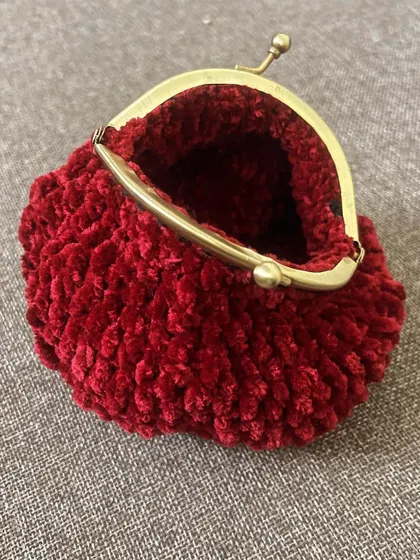 This red velvet coin purse is one of my favorite things to make. It feels so special and I know you'll love using it.