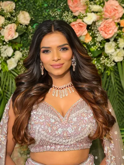 We equip you with the skills to create stunning, modern bridal looks. Our course focuses on detailed lectures and hands-on practice so you can confidently handle real clients for sangeet, reception, and cocktail events.