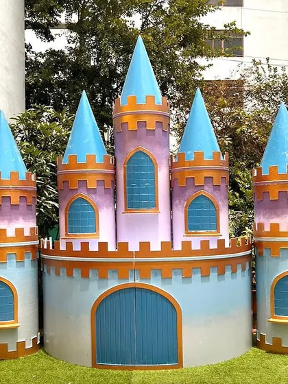 Our magnificent castle backdrop is a showstopper for any prince or princess theme party. Its impressive scale and detailed design provide a fairytale setting for birthdays and special events.