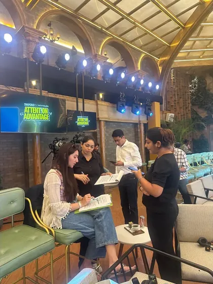 Our team in a pre-show meeting for the Snapchat Attention Advantage Report launch. We align on all details before the event begins.