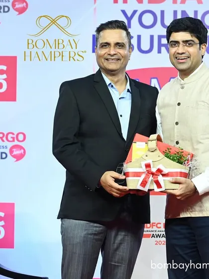 For the HDFC ERGO Insurance Awareness Awards, I created these sustainable and elegant hampers. This is a perfect example of how I handle corporate event gifting for major industry leaders, ensuring every detail is seamless.