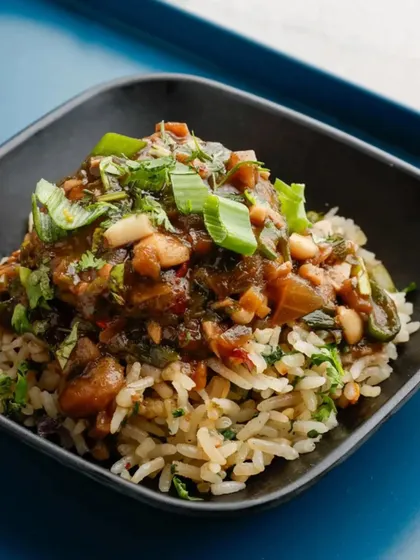 Another look at our Veg Loco Moco, a comforting and flavourful dish that brings a taste of the Pacific islands to your event. It's a hearty and satisfying option for any meal.