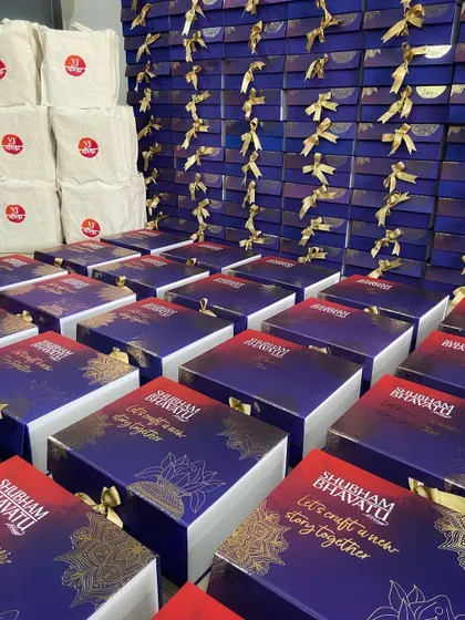 The power of branding in festive gifting. We managed this large corporate order, ensuring each box was beautifully customized with the client's "Shubham Bhavatu" theme and branding, ready for pan-India delivery.