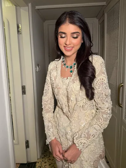 The elegance of a soft smokey eye. Paridhi's look is all about sophistication, with beautifully blended eyeshadow and a flawless complexion that lets her natural beauty shine.