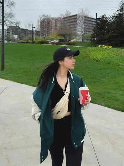 Another shot of my relaxed, athletic-inspired look while out for a walk in Burlington.
