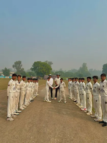The two teams line up for the toss ceremony.