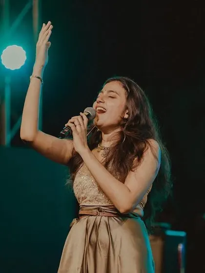 Another candid from my live show at Forum South Bengaluru. I love interacting with the audience and feeling their energy.