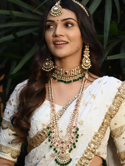 A closer look at the beautiful layered necklace. The combination of Kundan work with colorful beads makes it a versatile piece for many outfits.