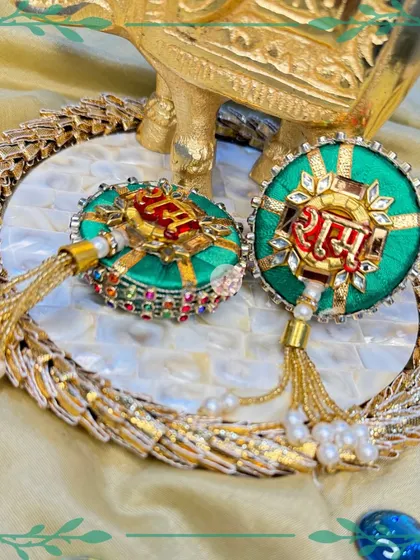 Our green "Ram Ram" hangings offer a serene and beautiful option for your festive decor, combining traditional motifs with a refreshing color palette.