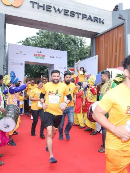 It's all about the 'Jabardast' vibe. Runners at the DLF Freedom Run are cheered on by Bhangra dancers, infusing the race with cultural energy and making it a memorable experience that goes far beyond just running.