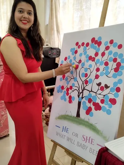 Adding my own vote to the 'He or She' tree. I love being part of the fun and sharing in the family's excitement for their new arrival.