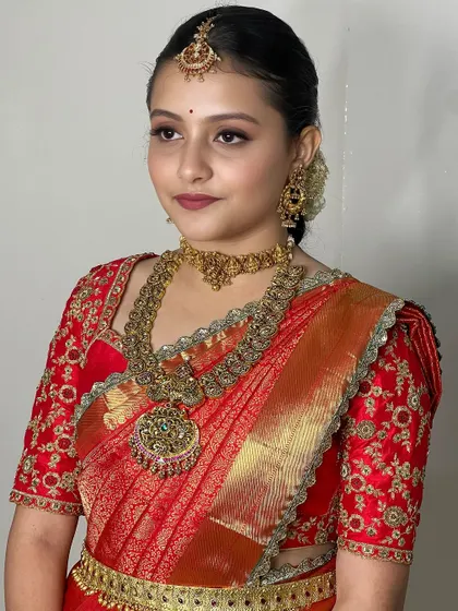 This bride's skin looks absolutely luminous. Mastering the foundation-free technique will allow you to cater to a wider range of clients, especially those who are hesitant about heavy makeup.