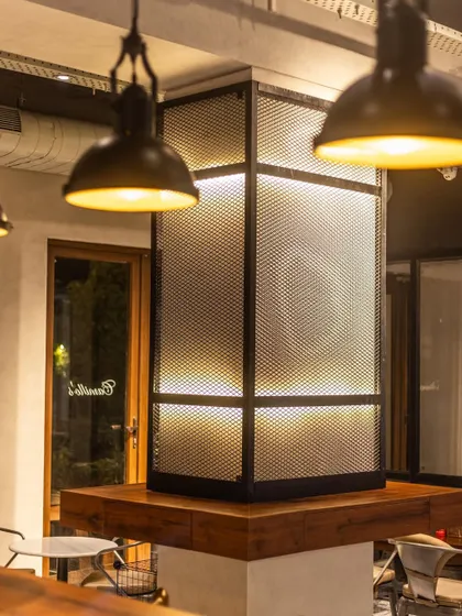 Delicious food and interiors that set the mood. Welcome to Camillo’s.