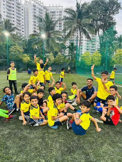 A happy group photo after a fun and productive session. We end our classes on a positive note.