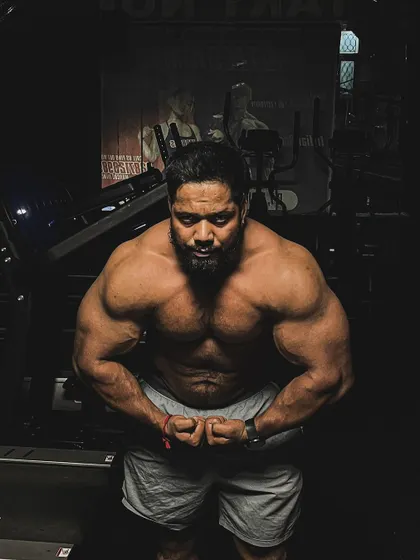If you want to make progress, step out of your comfort zone. A most muscular pose.