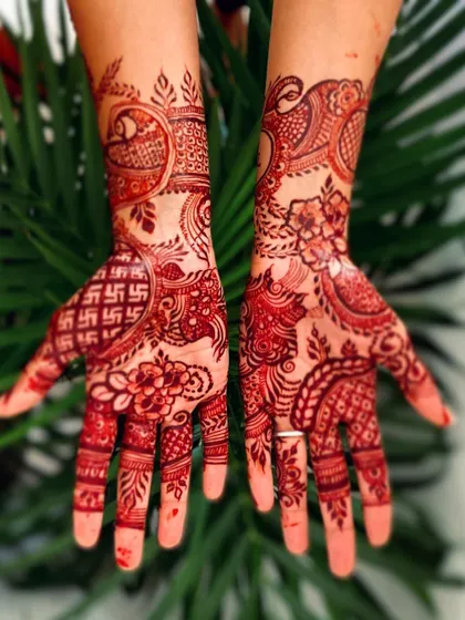 This is the beautiful stain from a colored henna design. It's an ideal solution for clients who may be allergic to the essential oils in natural henna, allowing them to enjoy intricate designs without any irritation.
