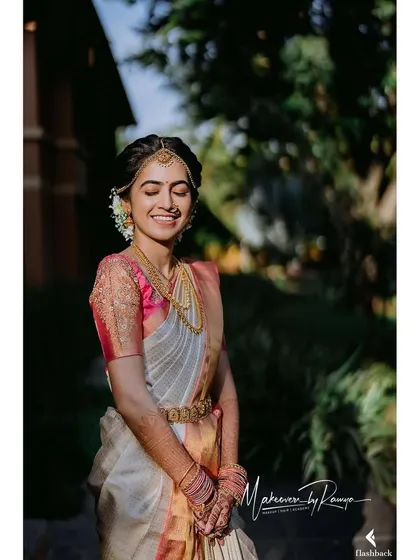 Sharvari's smile lights up this beautiful outdoor portrait.