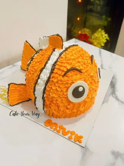 I'm hooked on this fin-tastic Finding Nemo cake. This 3D character cake is sculpted and decorated to look just like the beloved clownfish.