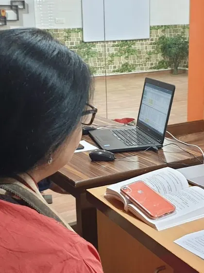 Our instructors use modern technology to ensure that online students receive clear instructions and feedback.