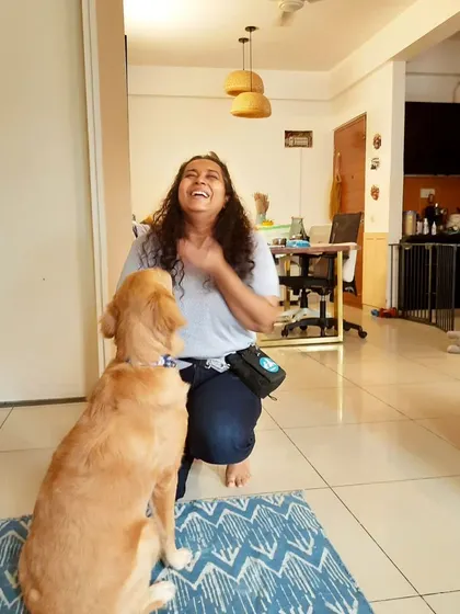 The best part of my job is moments like this! Sharing a laugh with Luna after a successful session. Training should be joyful for both you and your pup, and building that happy relationship is at the heart of my philosophy.