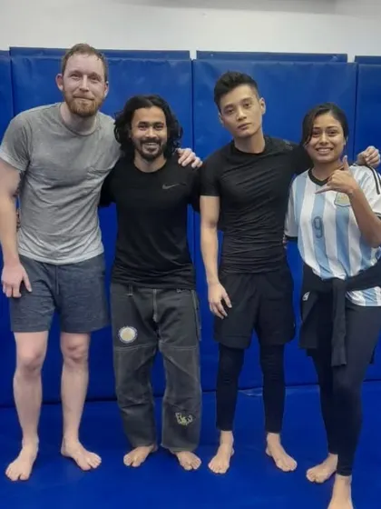 Another shot with Professor Oueld Bladi and our students after an insightful No-Gi session.