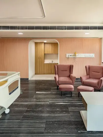 We believe patient comfort is paramount. This premium patient suite is designed with the principles of luxury wellness, featuring a spacious layout, biophilic elements, and a hospitality-driven approach to create a serene and restorative environment that supports healing and peace of mind.