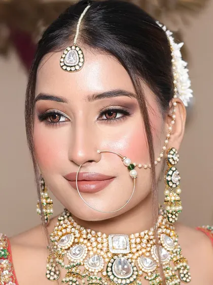 Another angle of this beautiful student's work, showing the perfect base and soft contour.