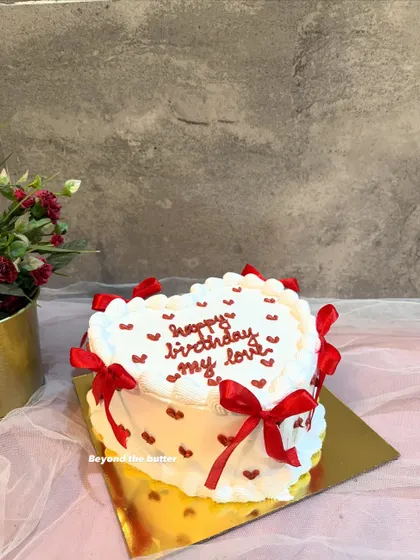 Another view of my popular vintage heart cake, perfect for telling someone "Happy Birthday My Love".