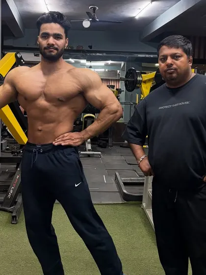 Training and posing with my athlete. Join us if you want the best results and a physique that commands attention.