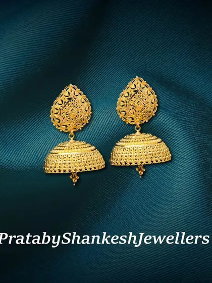 Wear your art on your ears. These classic gold jhumkis from our Pratab collection feature a beautiful, intricate pattern, perfect for the free-spirited soul.