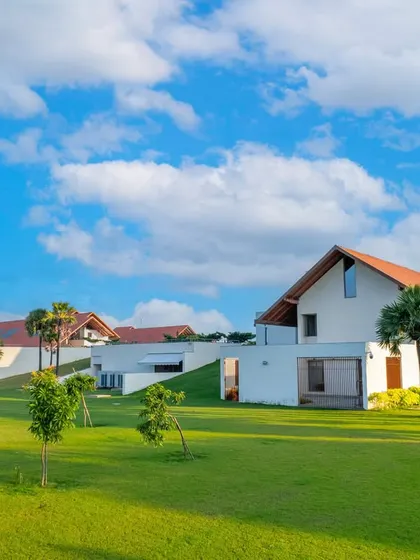 A duplicate image of the campus of Vellore International School.